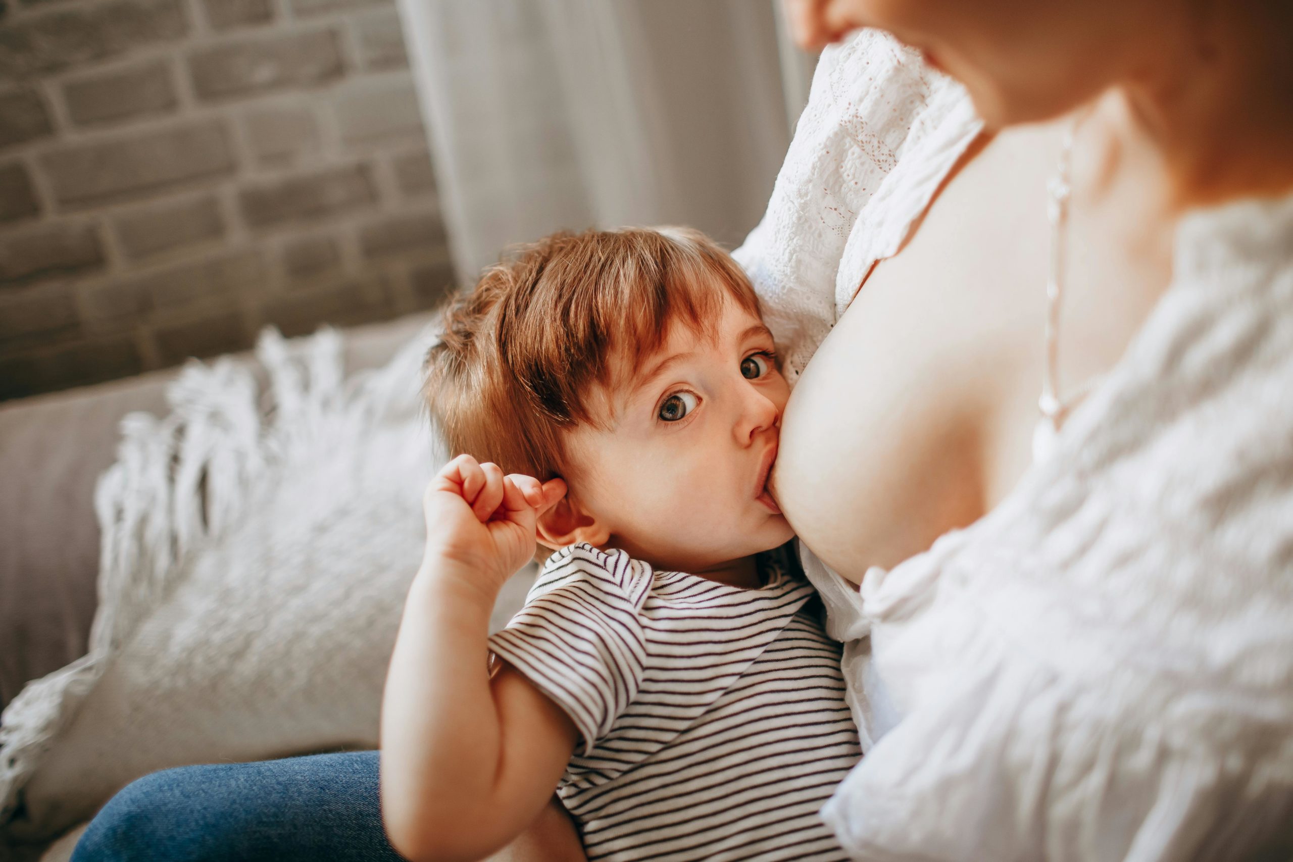 pexels-helenalopes-7943123 Allaitement - Amélie Dumont - doula - bébé